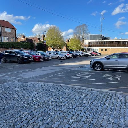 York Staycation With Free Parking Esterno foto